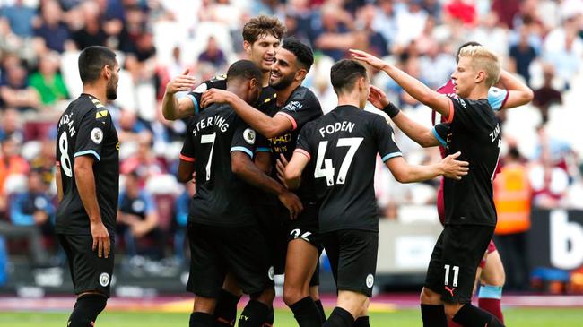 中足联颁奖：申花外租广西球员费尔南多当选中乙赛季最佳球员（中足联年度评选：申花外租至广西的费尔南多当选中乙最佳球员）