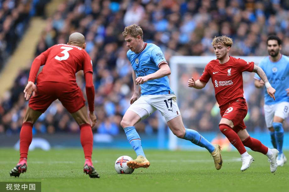 记者：曼城与赫罗纳就外租维托尔-雷斯的谈判进展越来越顺利