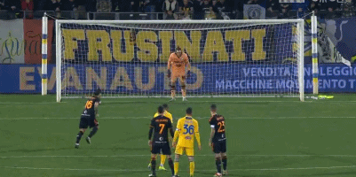 中国足球顶级联赛冠军榜：广州、大连各8冠领跑，海港排第4（中国顶级联赛冠军总榜：广州与大连同为8冠居首，海港第4）