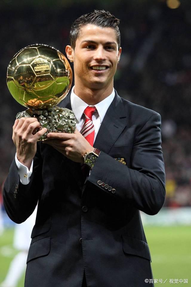 老佛爷祝贺克罗斯获德国骑士十字勋章：曾拥有过你是一种荣幸