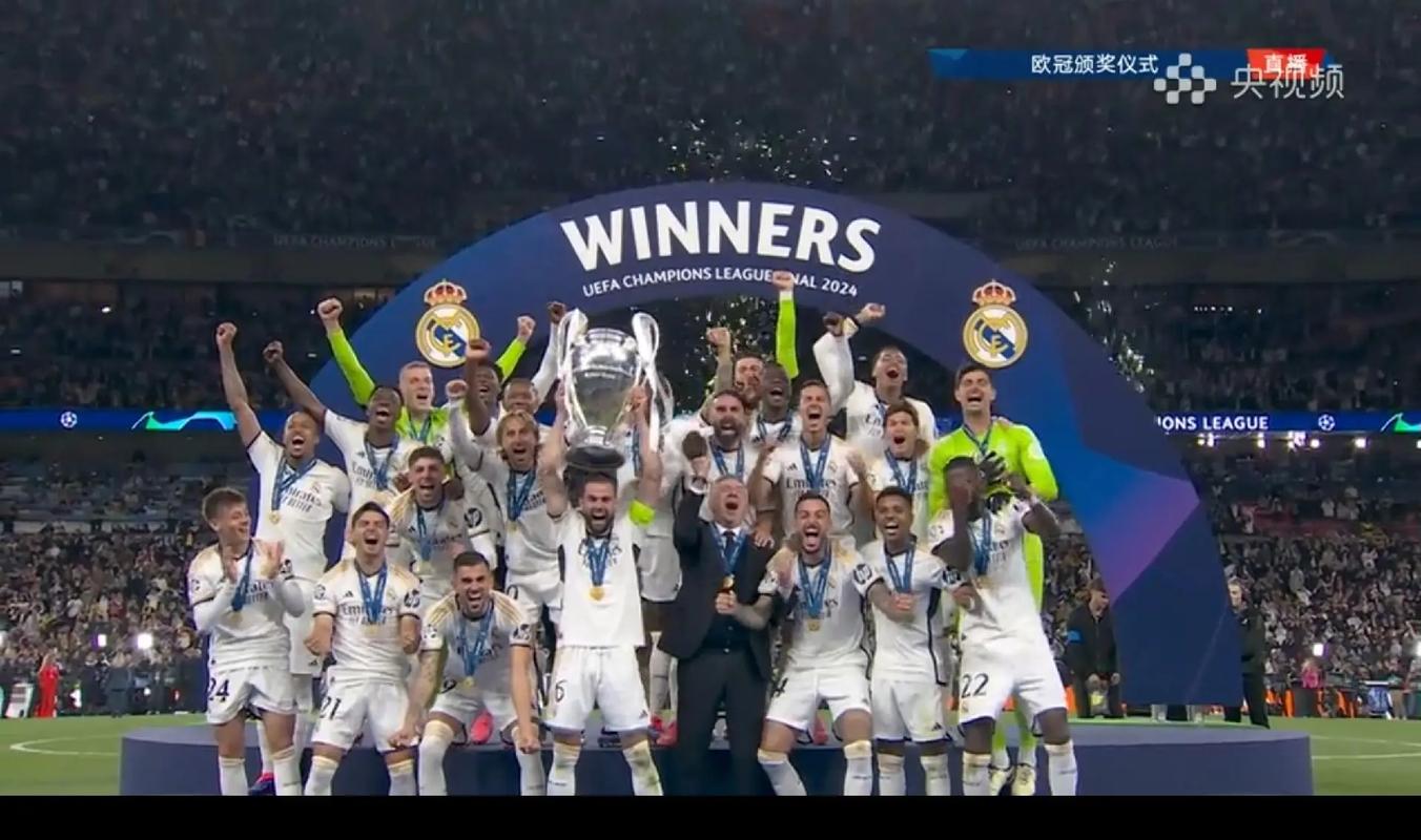 萨拉赫C罗面临相似十字路口，无法接受境遇的巨星将如何抉择？（萨拉赫与C罗同处抉择关口：不甘现状的巨星将走向何方？）