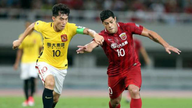 英媒：曼联想分期支付塞梅尼奥转会费，首期接近2000万镑（英媒称曼联拟分期支付塞梅尼奥转会费，首付款接近2000万英镑）